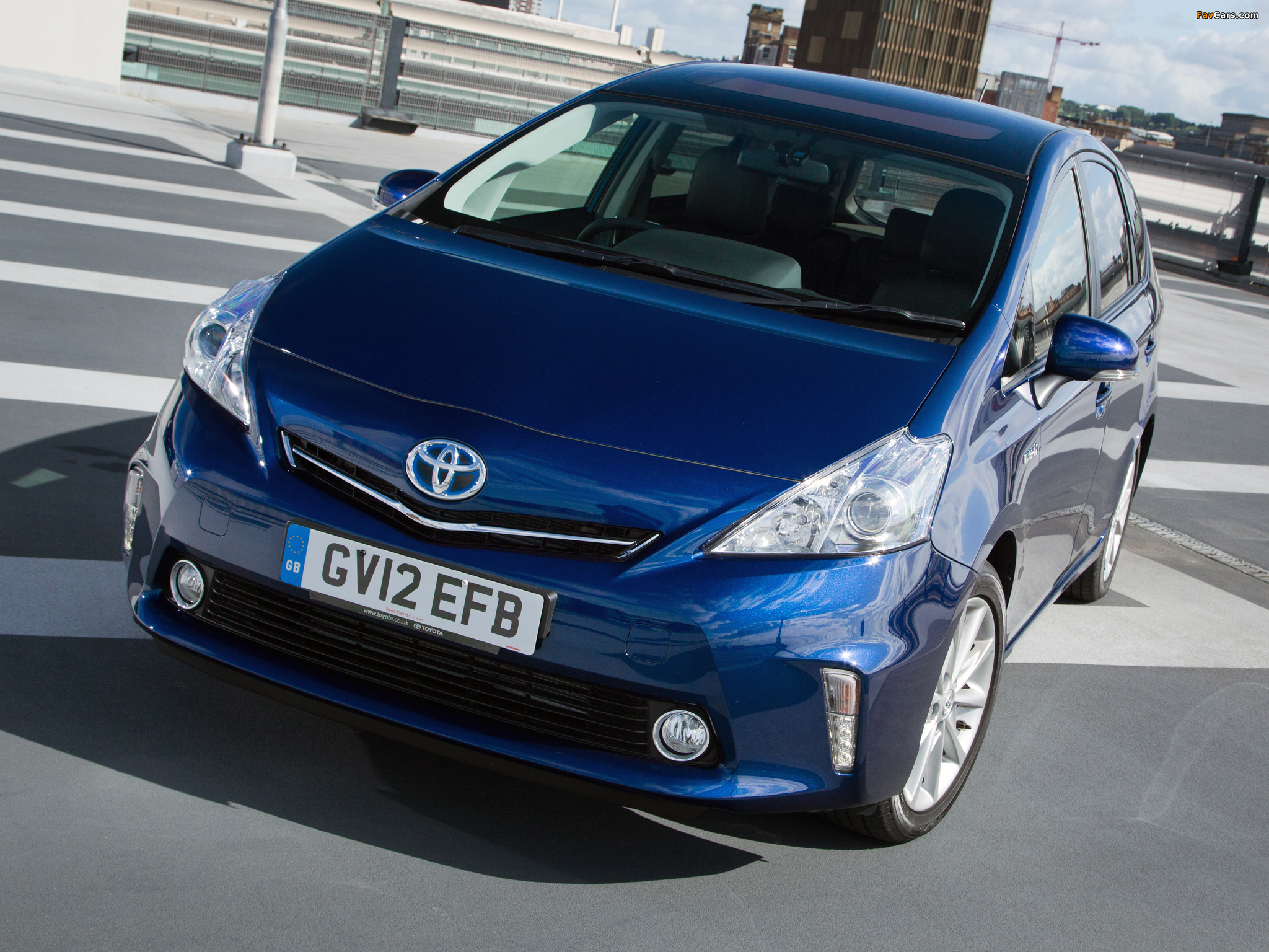 Photos of Toyota Prius+ UK-spec (ZVW40W) 2012 (2048 x 1536)