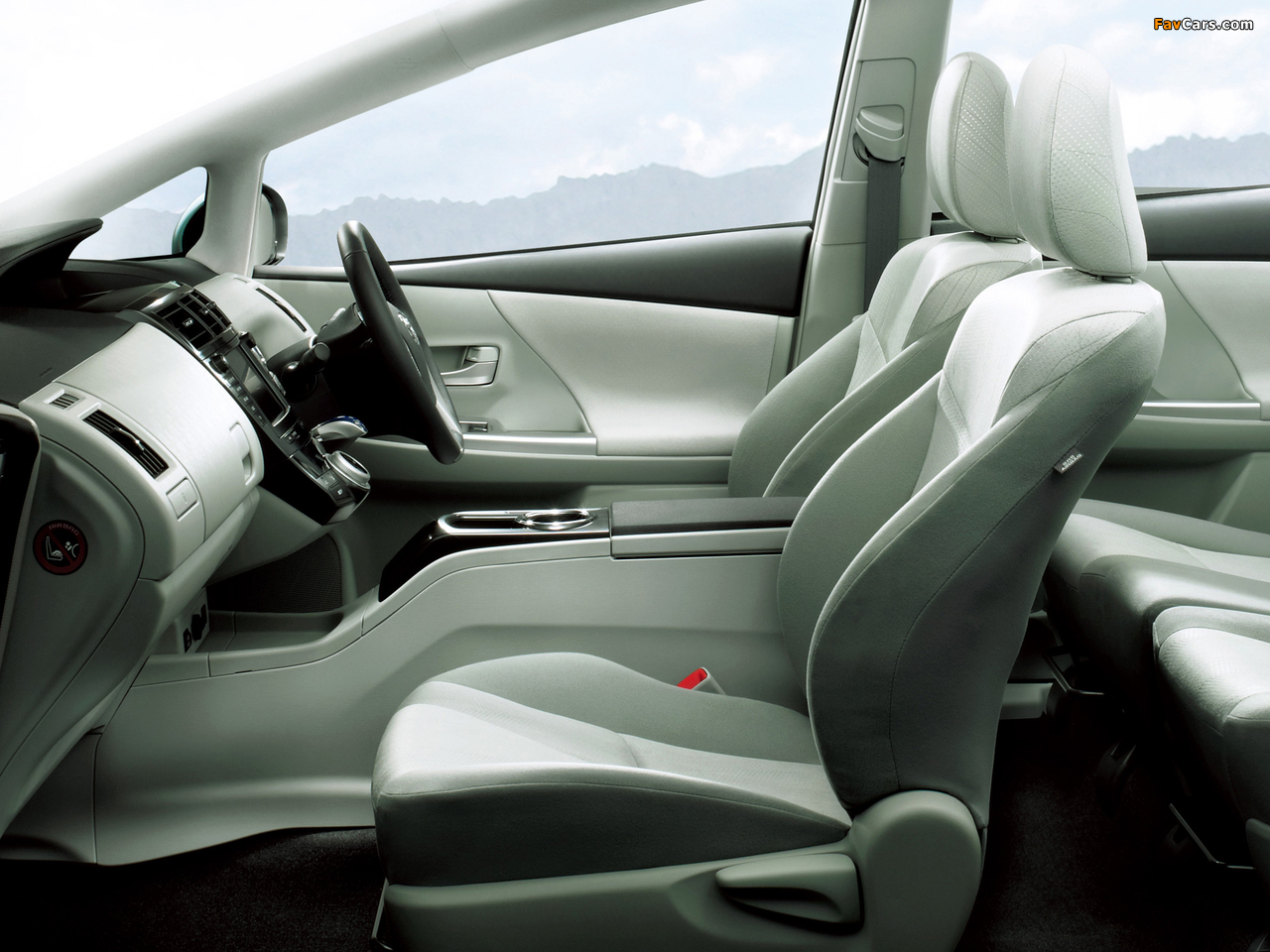 Pictures of Toyota Prius α (ZVW40W) 2011 (1280 x 960)