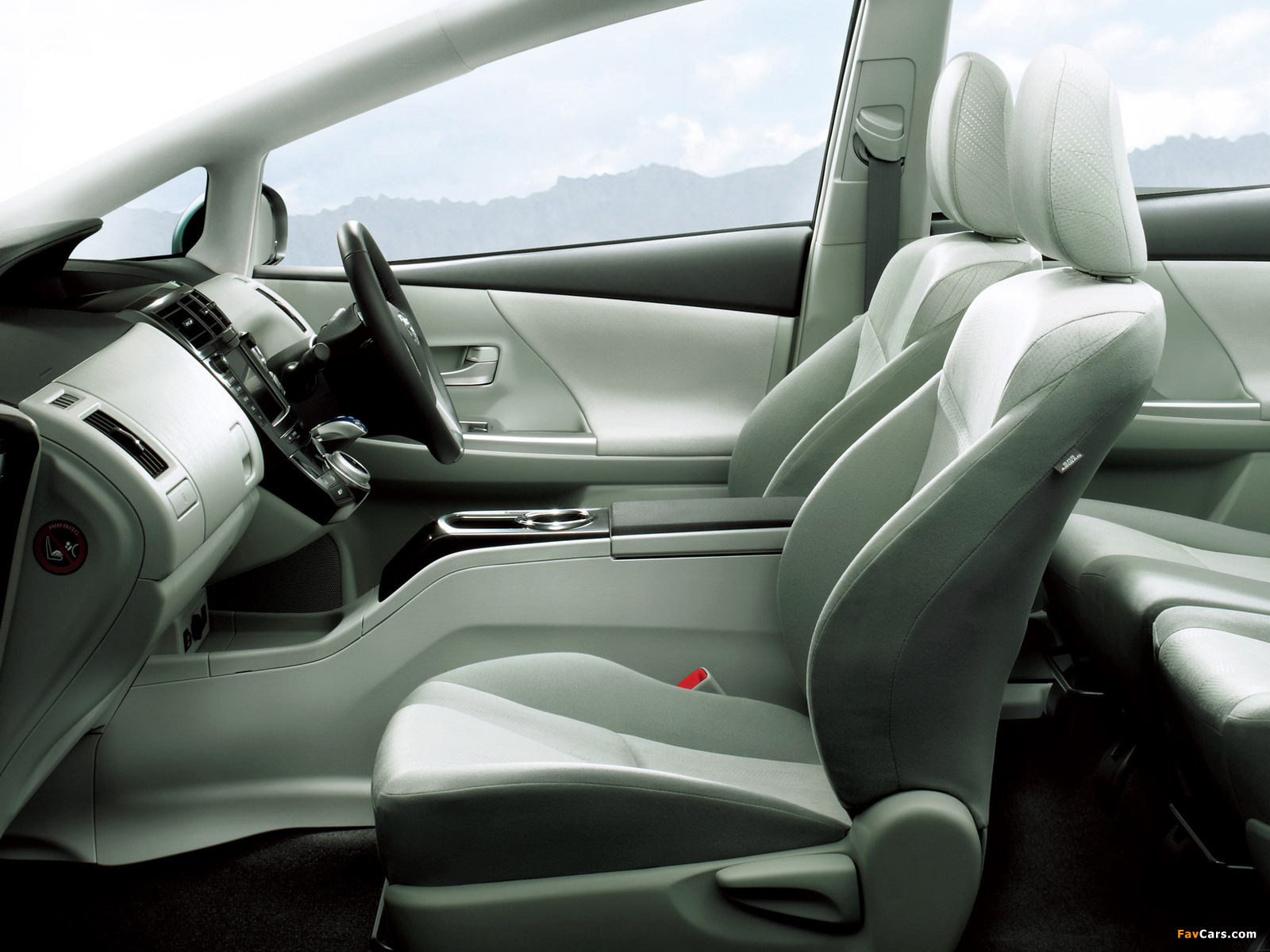 Pictures of Toyota Prius α (ZVW40W) 2011 (1600 x 1200)