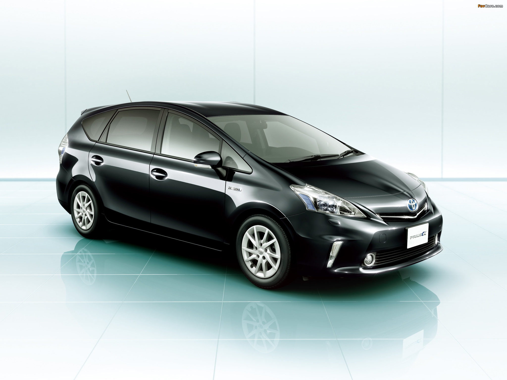 Toyota Prius α (ZVW40W) 2011 images (2048 x 1536)