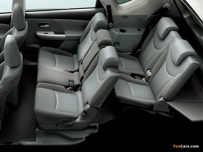 Toyota Prius α (ZVW40W) 2011 images (800 x 600)