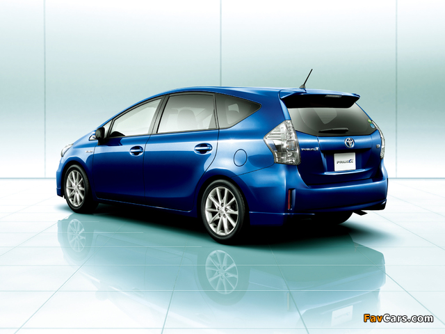 Toyota Prius α Touring Selection (ZVW40W) 2011 images (640 x 480)