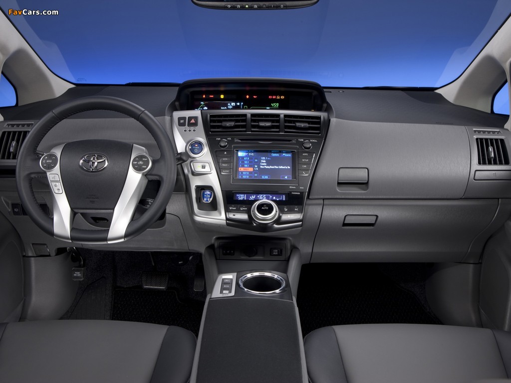 Toyota Prius v (ZVW40W) 2011 images (1024 x 768)