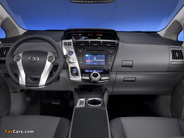 Toyota Prius v (ZVW40W) 2011 images (640 x 480)