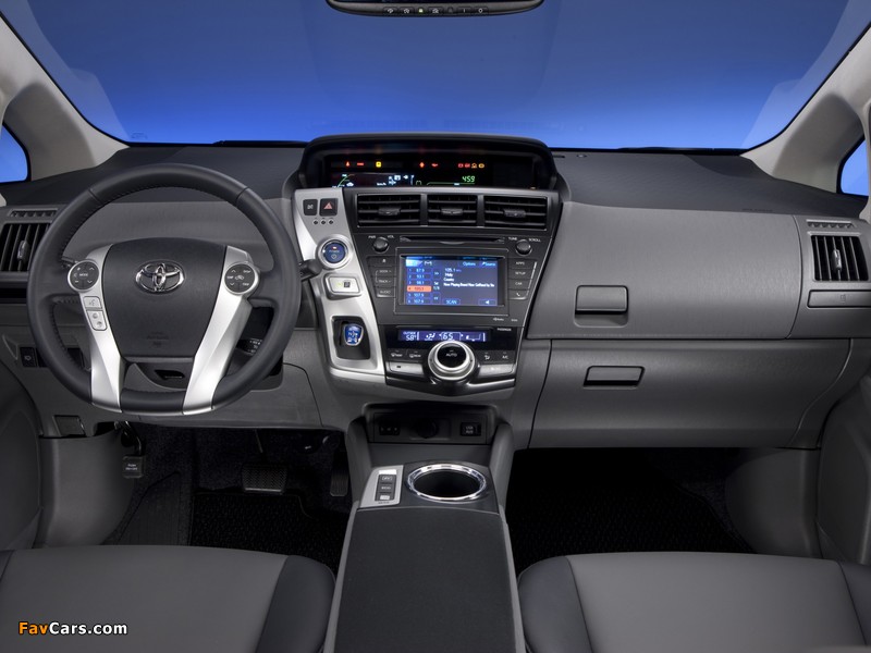 Toyota Prius v (ZVW40W) 2011 images (800 x 600)