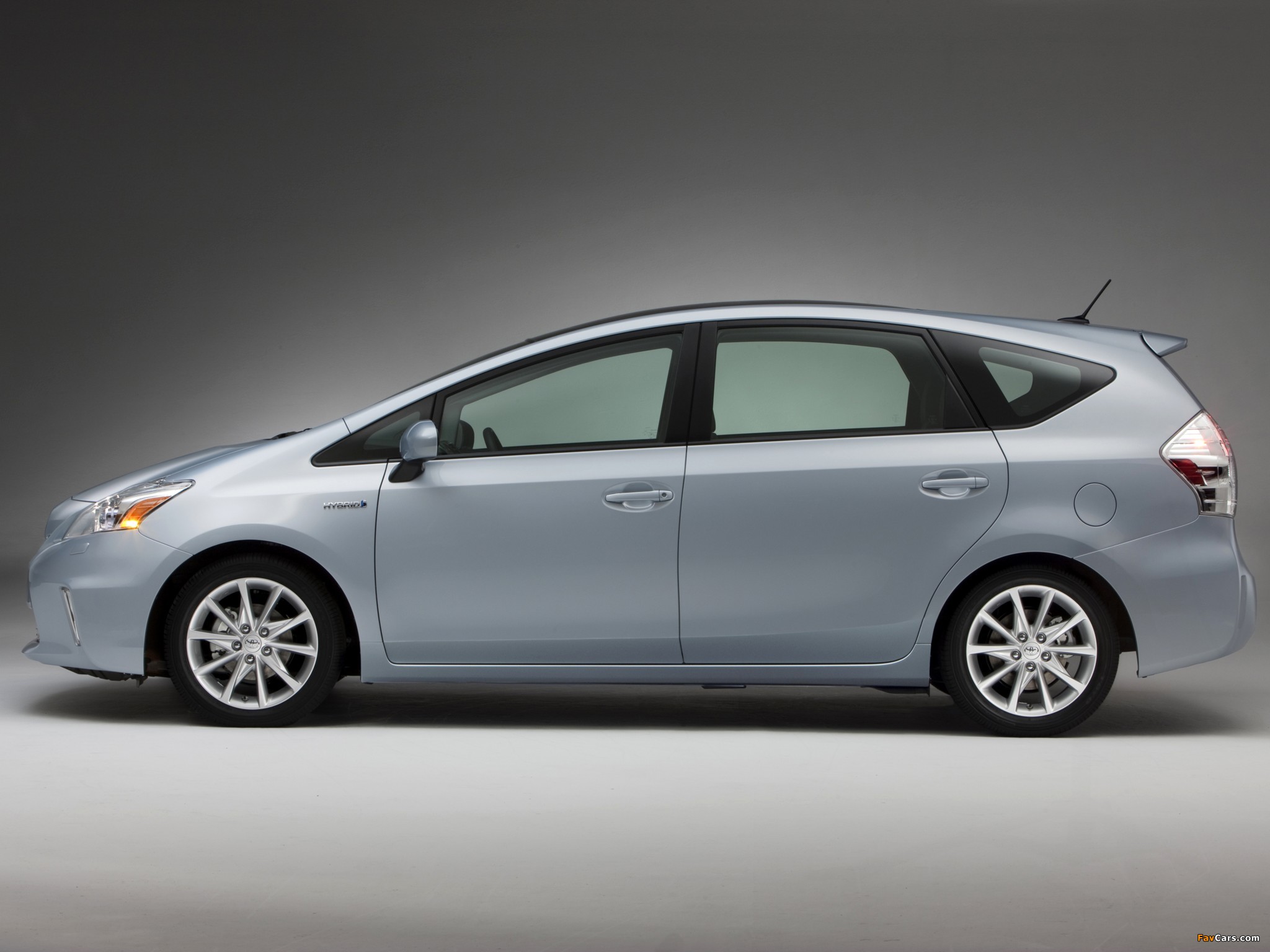 Toyota Prius v (ZVW40W) 2011 wallpapers (2048 x 1536)