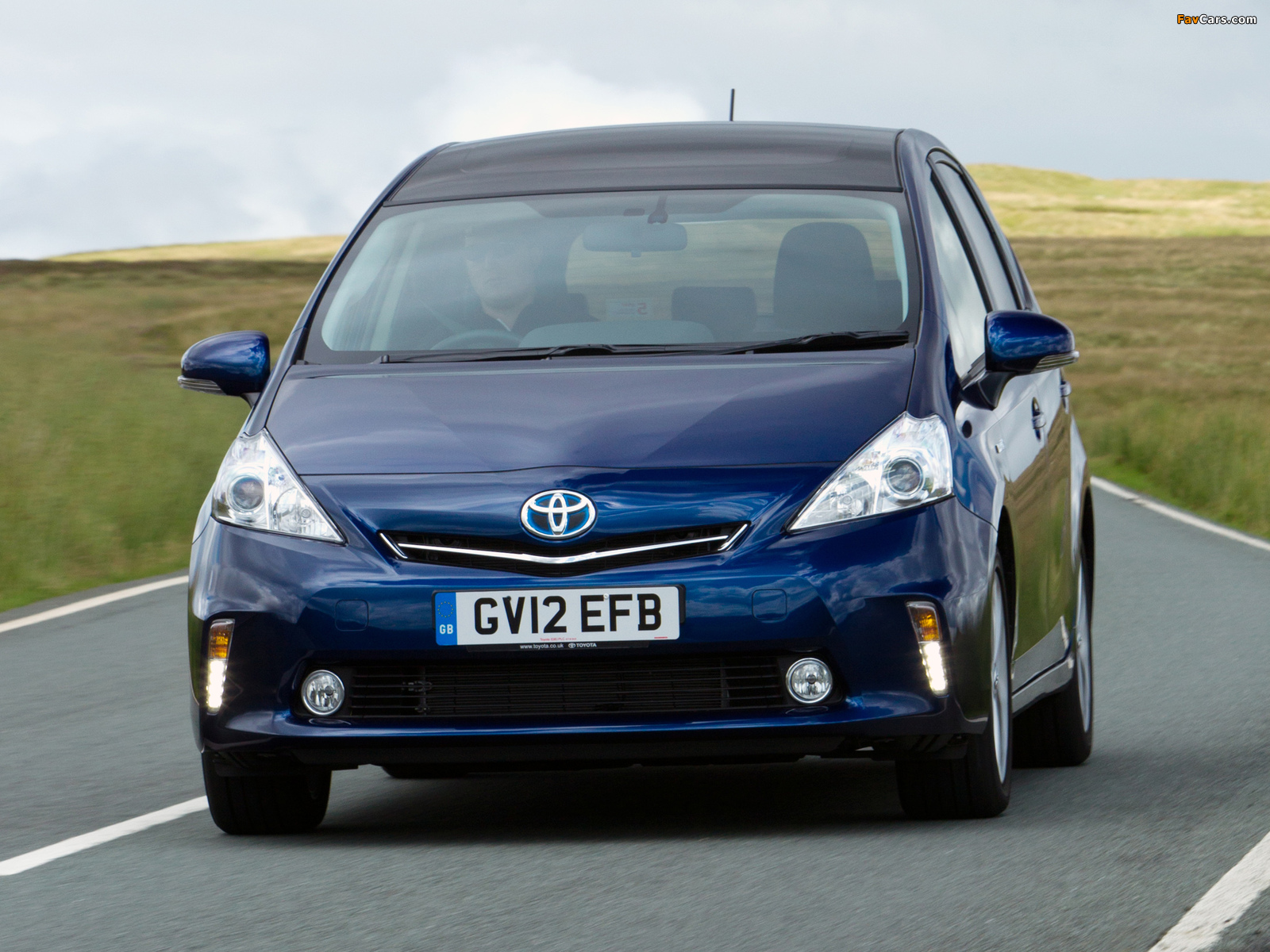 Toyota Prius+ UK-spec (ZVW40W) 2012 wallpapers (1600 x 1200)