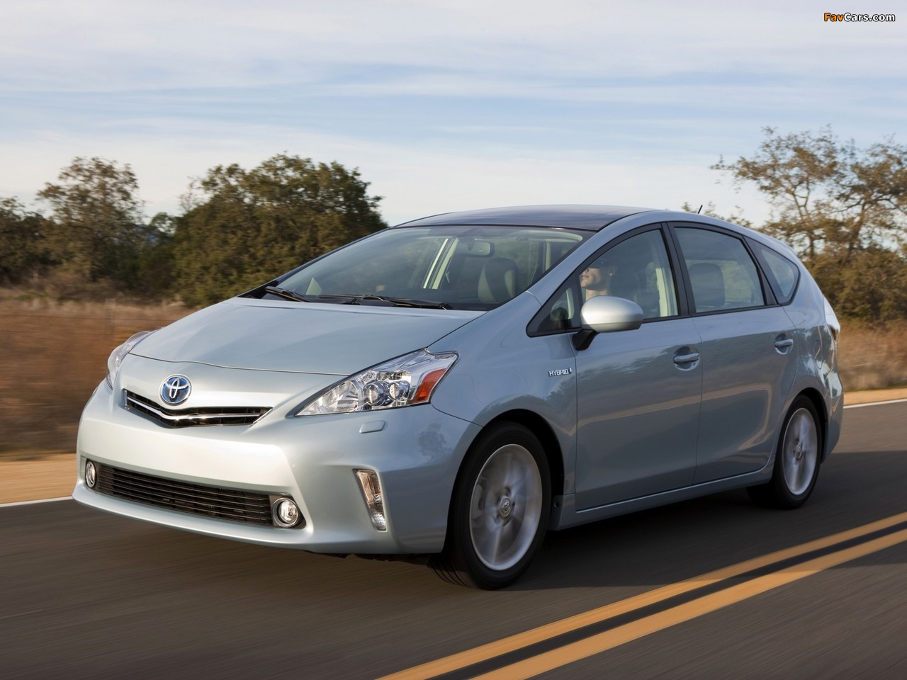 Toyota Prius v (ZVW40W) 2011 wallpapers (1280 x 960)