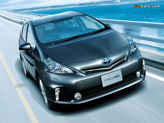 Toyota Prius α Touring Selection (ZVW40W) 2011 wallpapers (640 x 480)