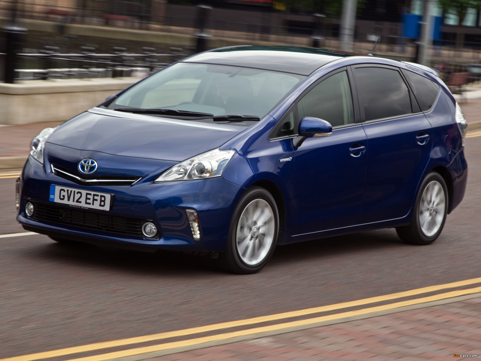 Toyota Prius+ UK-spec (ZVW40W) 2012 wallpapers (2048 x 1536)