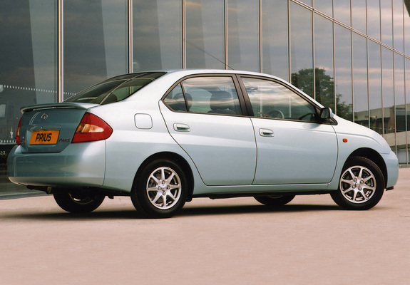 Images of Toyota Prius UK-spec (NHW11) 2000–03