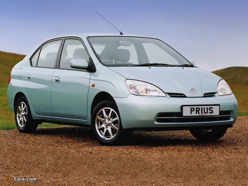 Images of Toyota Prius UK-spec (NHW11) 2000–03 (800 x 600)