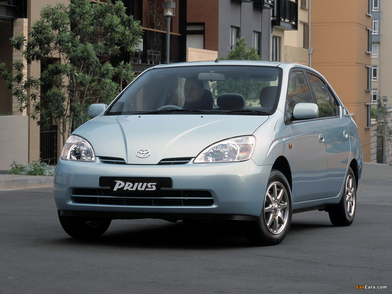 Images of Toyota Prius AU-spec (NHW11) 2001–03 (1280 x 960)