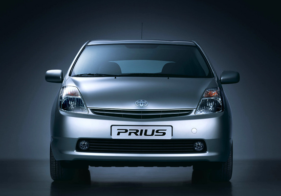 Images of Toyota Prius (NHW20) 2003–09