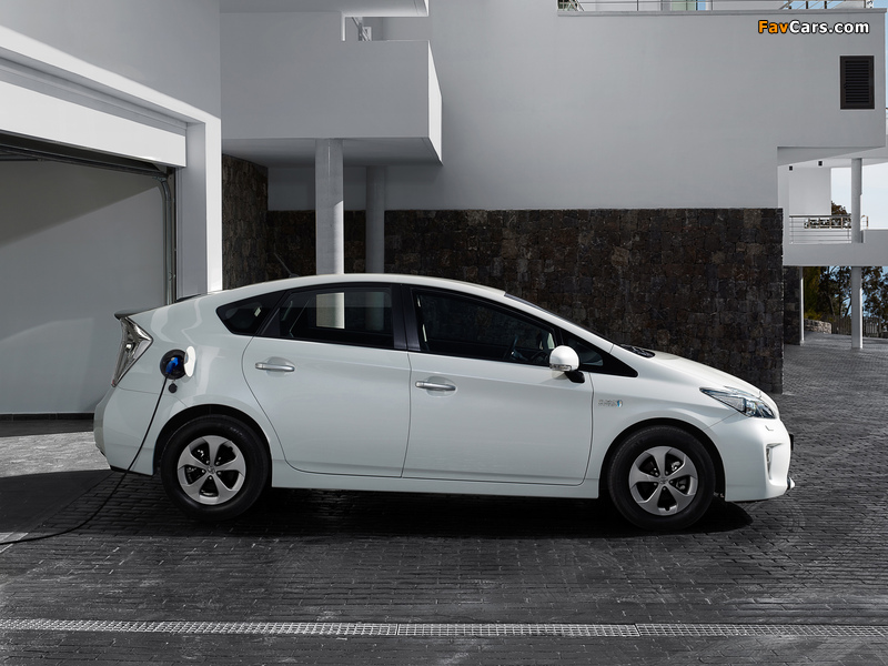 Images of Toyota Prius Plug-In Hybrid (ZVW35) 2011 (800 x 600)