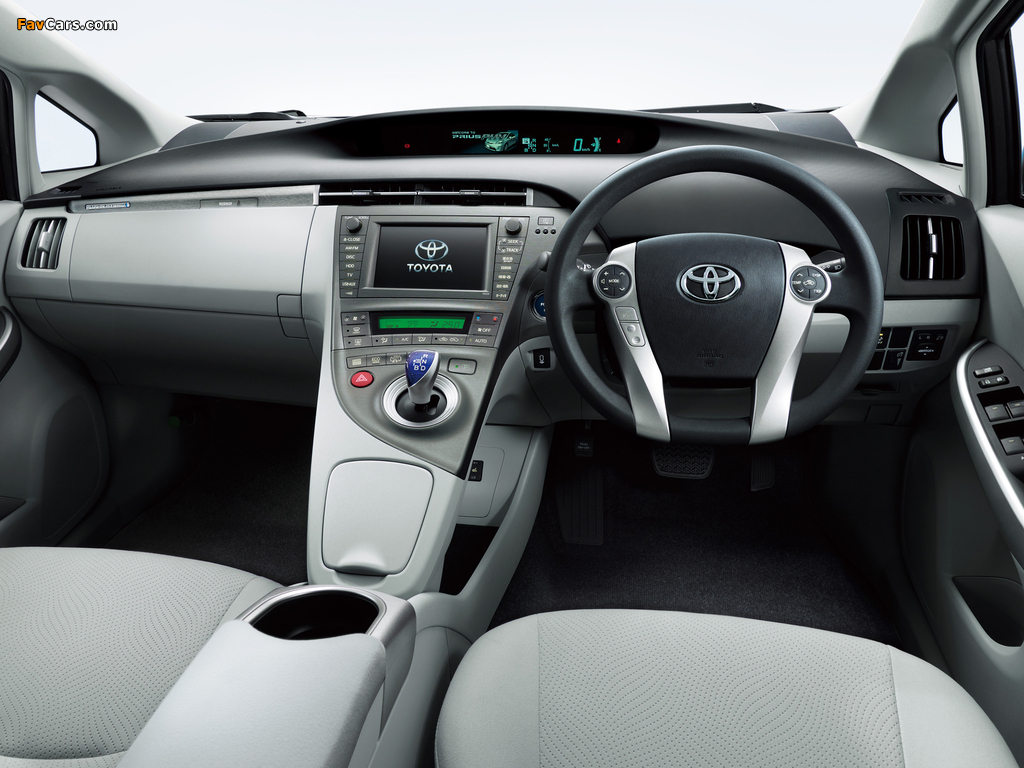 Images of Toyota Prius PHV S (ZVW35) 2011 (1024 x 768)