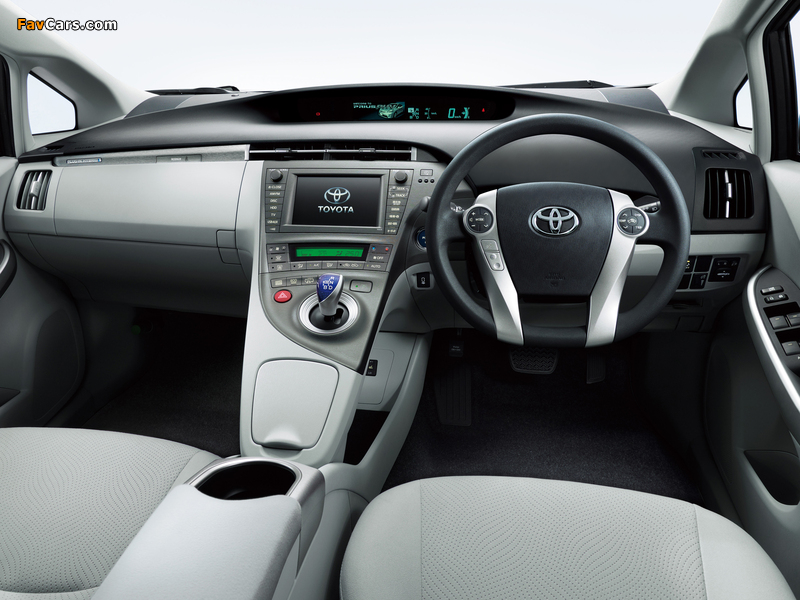 Images of Toyota Prius PHV S (ZVW35) 2011 (800 x 600)