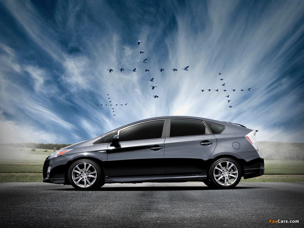 Images of Toyota Prius PLUS Performance Package (ZVW30) 2011 (1024 x 768)