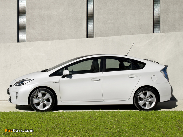 Images of Toyota Prius (ZVW30) 2011 (640 x 480)