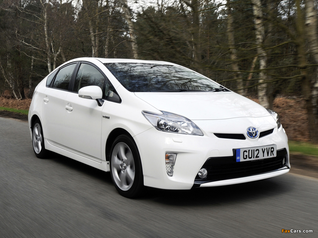 Images of Toyota Prius UK-spec (ZVW30) 2012 (1024 x 768)