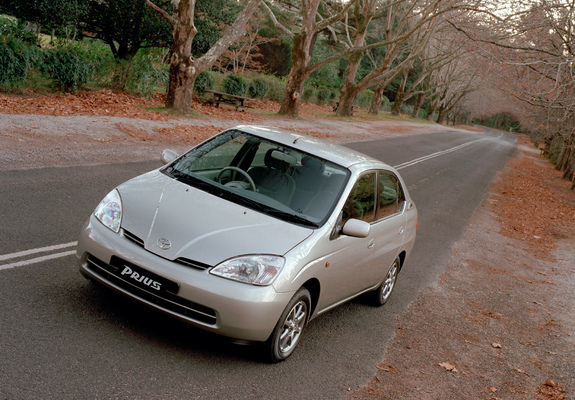 Photos of Toyota Prius AU-spec (NHW11) 2001–03