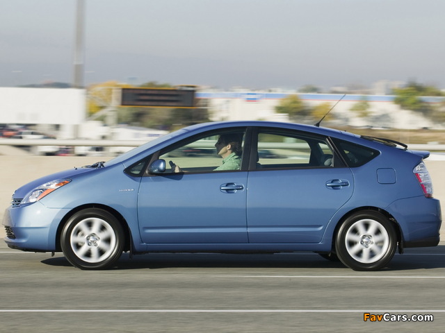 Photos of Toyota Prius US-spec (NHW20) 2003–09 (640 x 480)