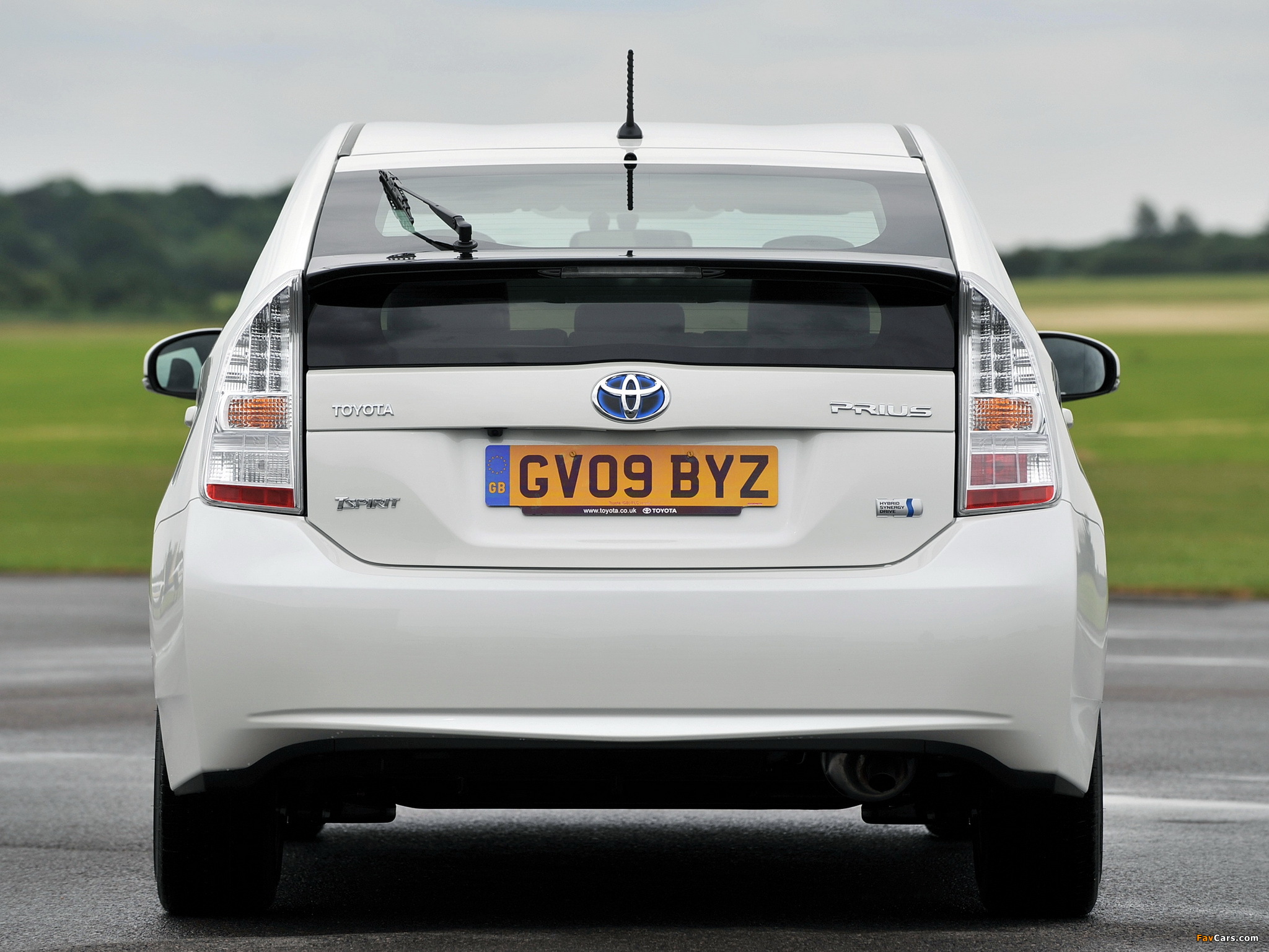 Photos of Toyota Prius UK-spec (ZVW30) 2009–11 (2048 x 1536)