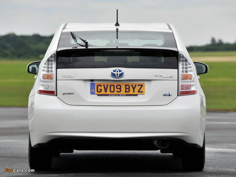 Photos of Toyota Prius UK-spec (ZVW30) 2009–11 (800 x 600)