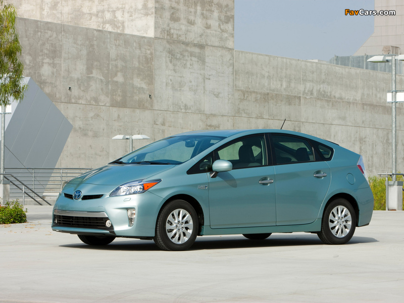 Photos of Toyota Prius Plug-In Hybrid US-spec (ZVW35) 2011 (800 x 600)