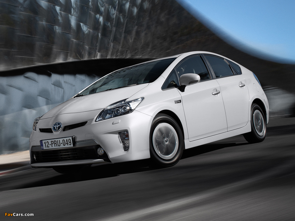 Photos of Toyota Prius Plug-In Hybrid (ZVW35) 2011 (1024 x 768)