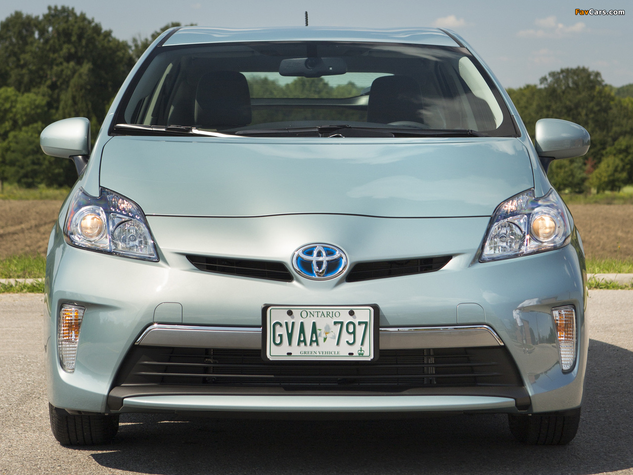 Photos of Toyota Prius Plug-In Hybrid US-spec (ZVW35) 2011 (1280 x 960)