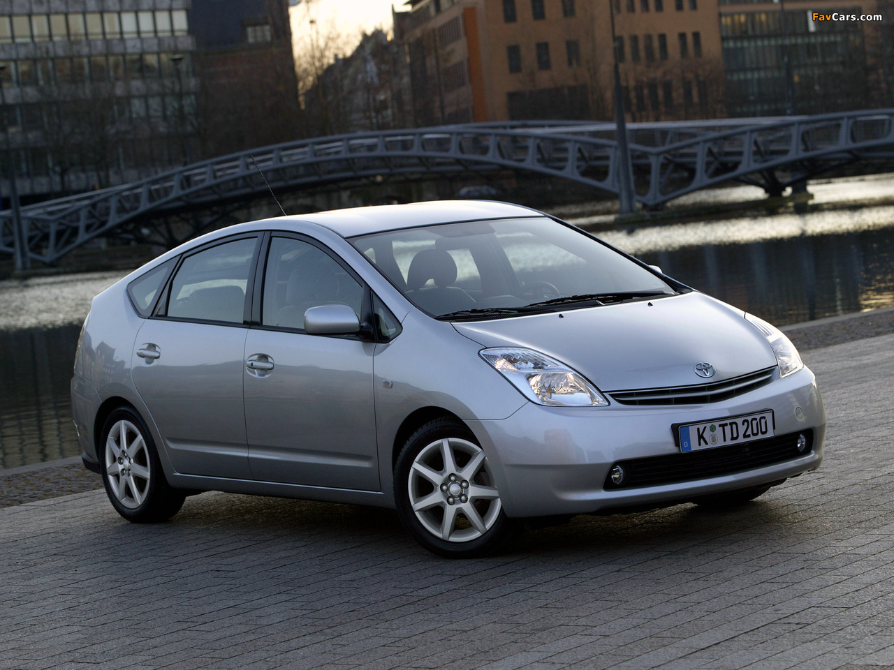 Pictures of Toyota Prius (NHW20) 2003–09 (1280 x 960)