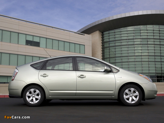 Pictures of Toyota Prius US-spec (NHW20) 2003–09 (640 x 480)