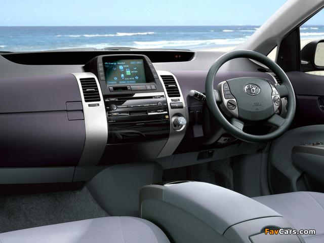Pictures of Toyota Prius AU-spec (NHW20) 2003–09 (640 x 480)