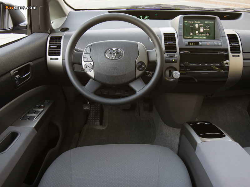 Pictures of Toyota Prius US-spec (NHW20) 2003–09 (800 x 600)