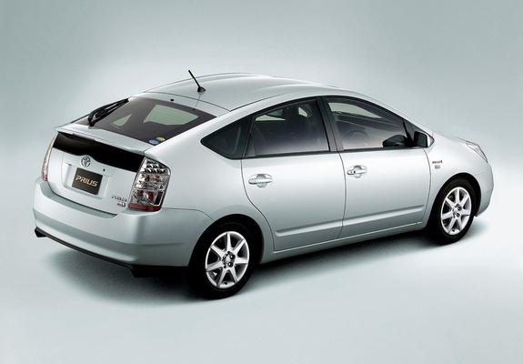 Pictures of Toyota Prius G Touring Selection Leather Package (NHW20) 2005–09