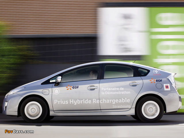 Pictures of Toyota Prius Plug-In Hybrid Pre-production Test Car EU-spec (ZVW35) 2009–10 (640 x 480)