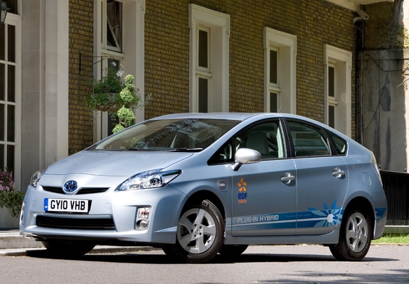 Pictures of Toyota Prius Plug-In Hybrid Pre-production Test Car UK-spec (ZVW35) 2009–10