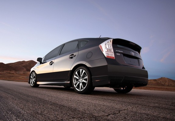 Pictures of Toyota Prius PLUS Performance Package (ZVW30) 2011