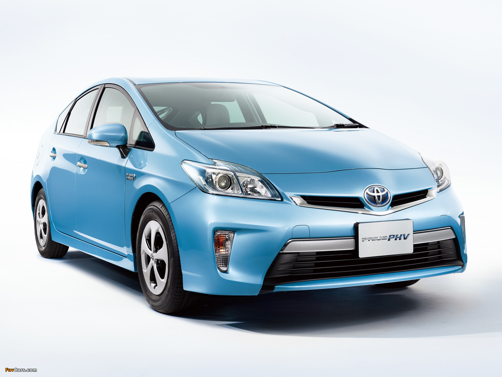 Pictures of Toyota Prius PHV S (ZVW35) 2011 (1600 x 1200)