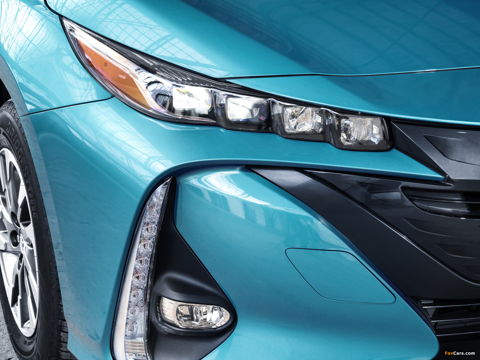 Pictures of Toyota Prius Plug-in Hybrid 2016 (1600 x 1200)