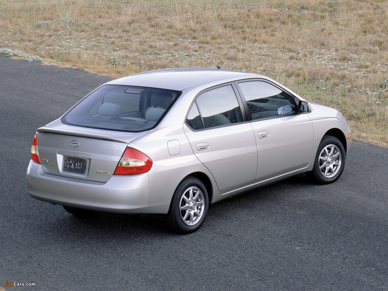 Toyota Prius US-spec (NHW11) 2000–03 photos (1280 x 960)