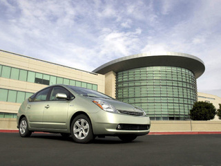 Toyota Prius US-spec (NHW20) 2003–09 wallpapers