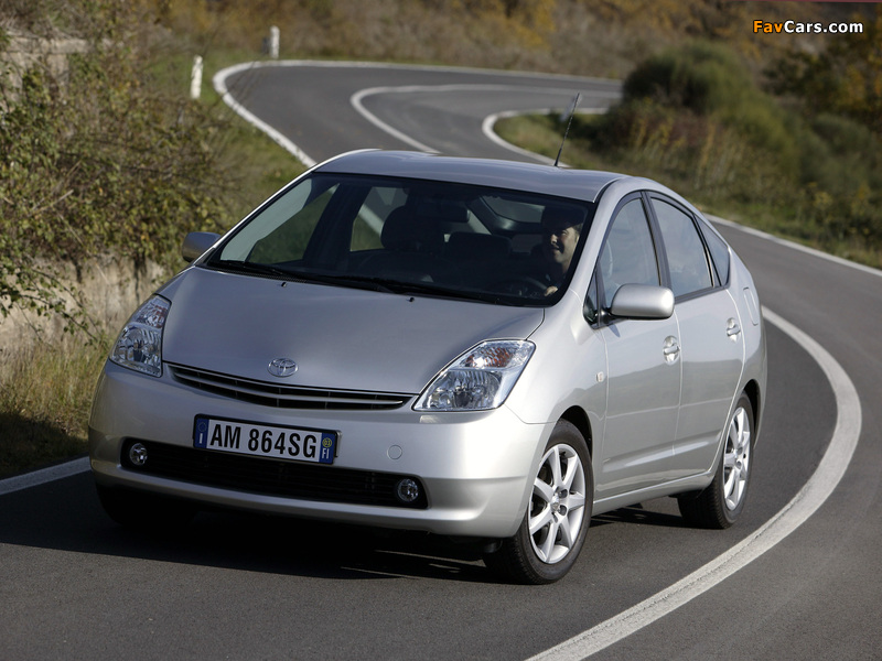 Toyota Prius (NHW20) 2003–09 photos (800 x 600)