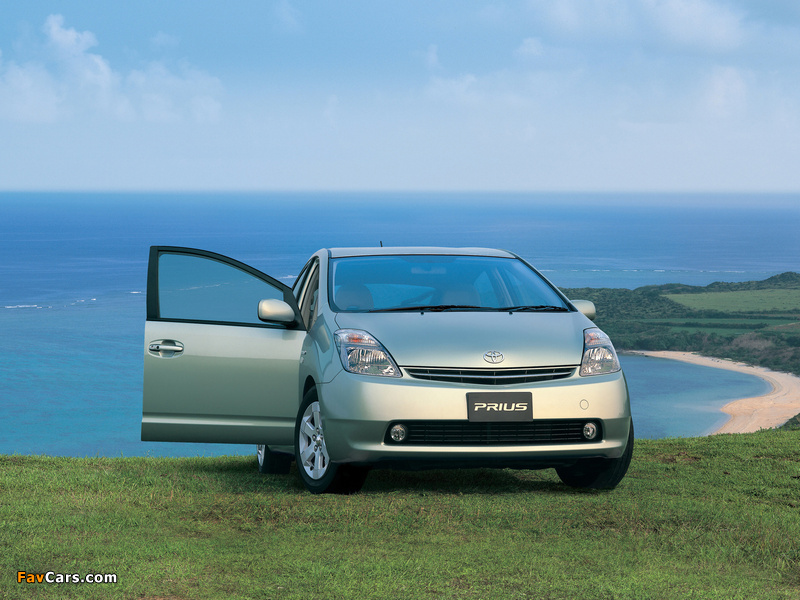 Toyota Prius G (NHW20) 2003–09 pictures (800 x 600)