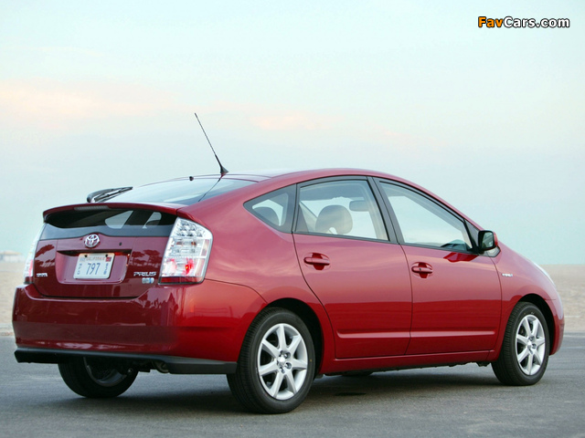 Toyota Prius US-spec (NHW20) 2003–09 pictures (640 x 480)