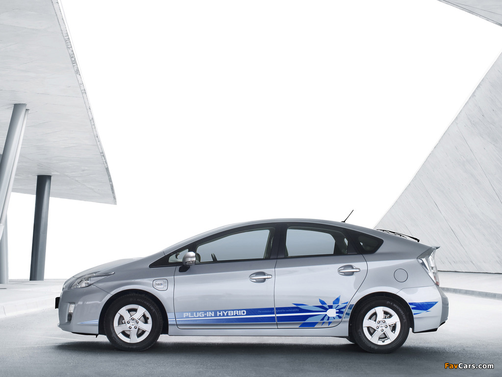 Toyota Prius Plug-In Hybrid Pre-production Test Car EU-spec (ZVW35) 2009–10 images (1024 x 768)