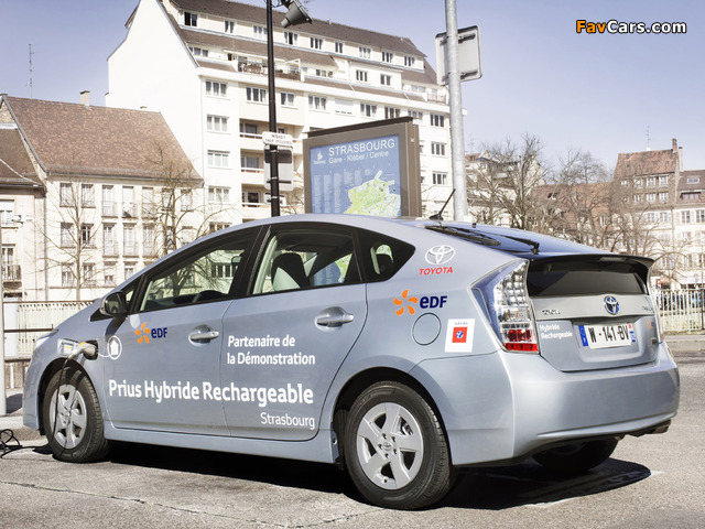 Toyota Prius Plug-In Hybrid Pre-production Test Car EU-spec (ZVW35) 2009–10 photos (640 x 480)