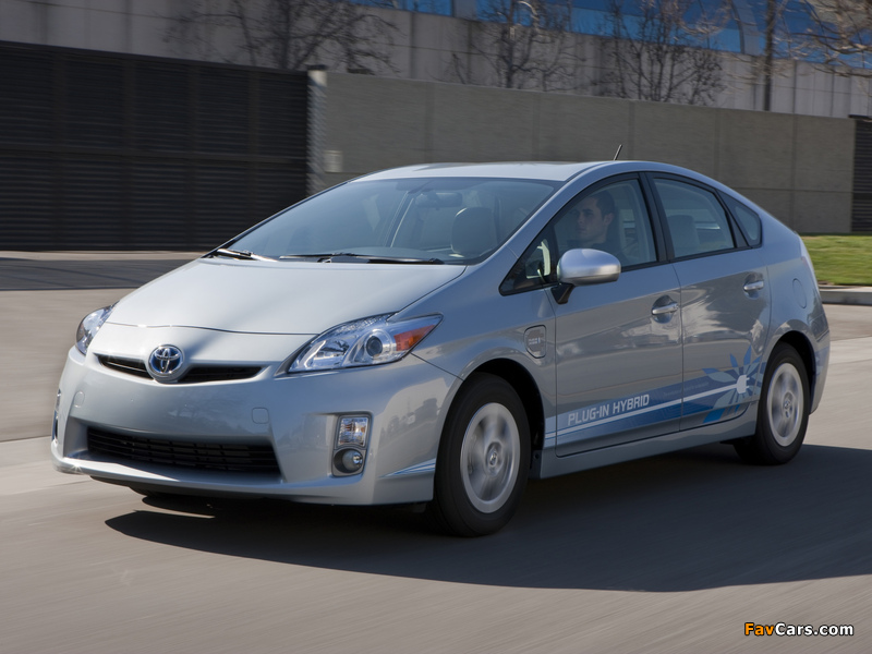 Toyota Prius Plug-In Hybrid Pre-production Test Car US-spec (ZVW35) 2009–10 photos (800 x 600)