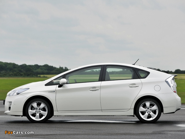 Toyota Prius UK-spec (ZVW30) 2009–11 wallpapers (640 x 480)